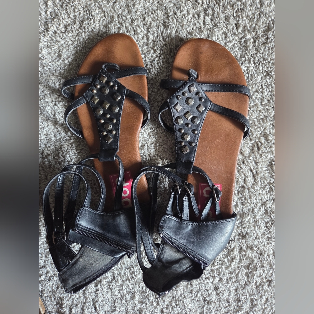 EDL Presents Pop Black Strappy Studded Sandals